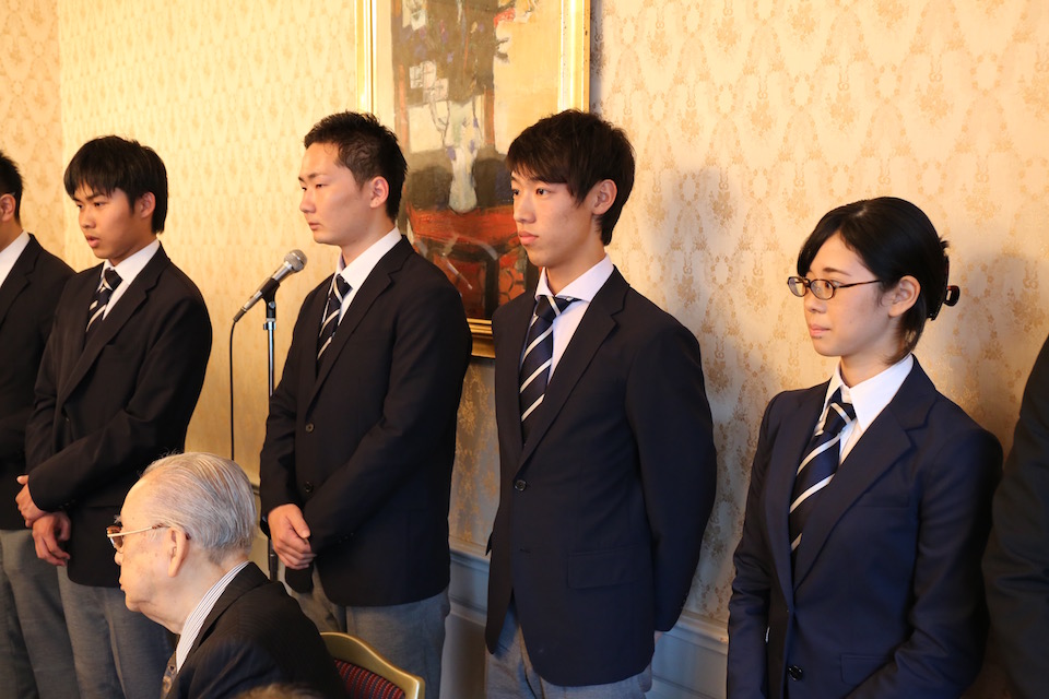 新人部員は4名。左から金春飛翔(1)、三輪絋暉(2)、市川健太(1)、向真由子(1)。